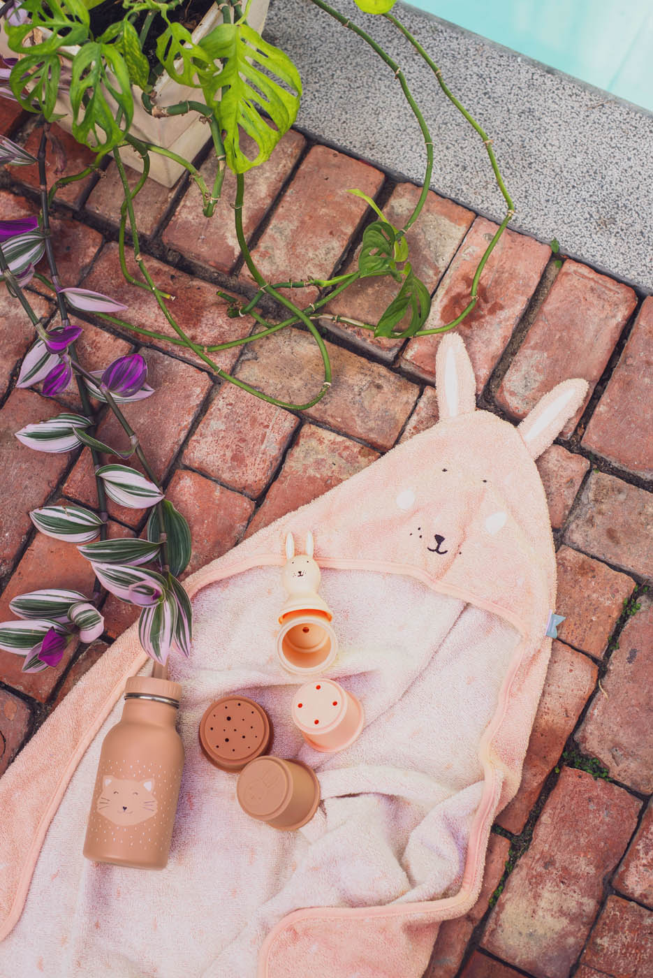 Serviette de bain à capuche pour bébé motif lapin rose poudré en coton biologique