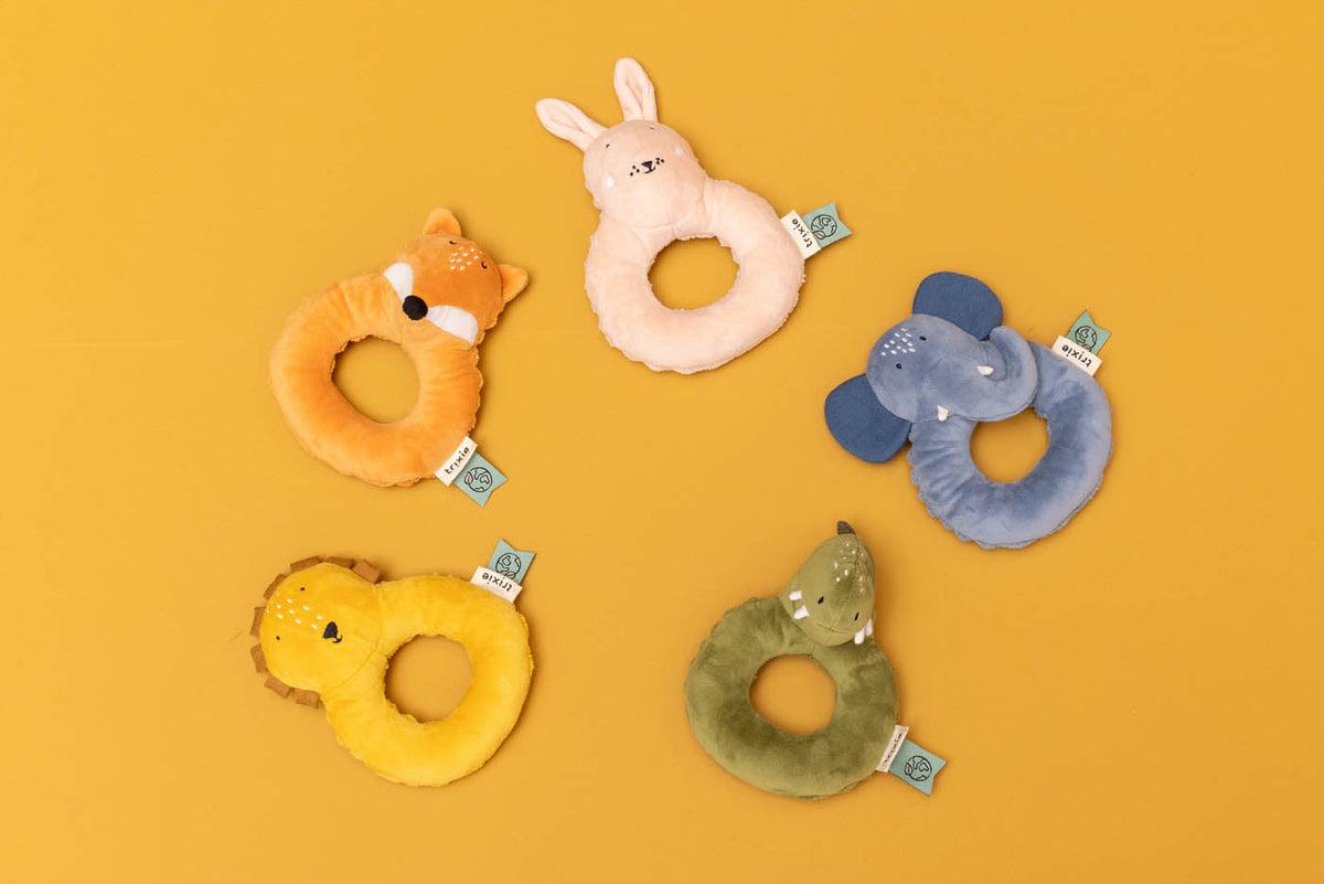 Hochet anneau lapin rose poudré à texture bruissante pour bébés