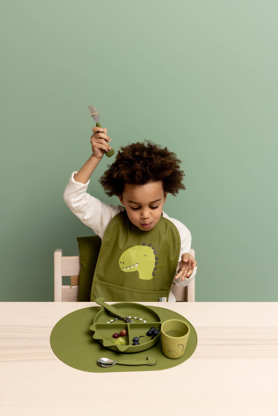 Grüner Dinosaurier-Silikon-Trinkbecher für Kleinkinder mit strukturierter Oberfläche